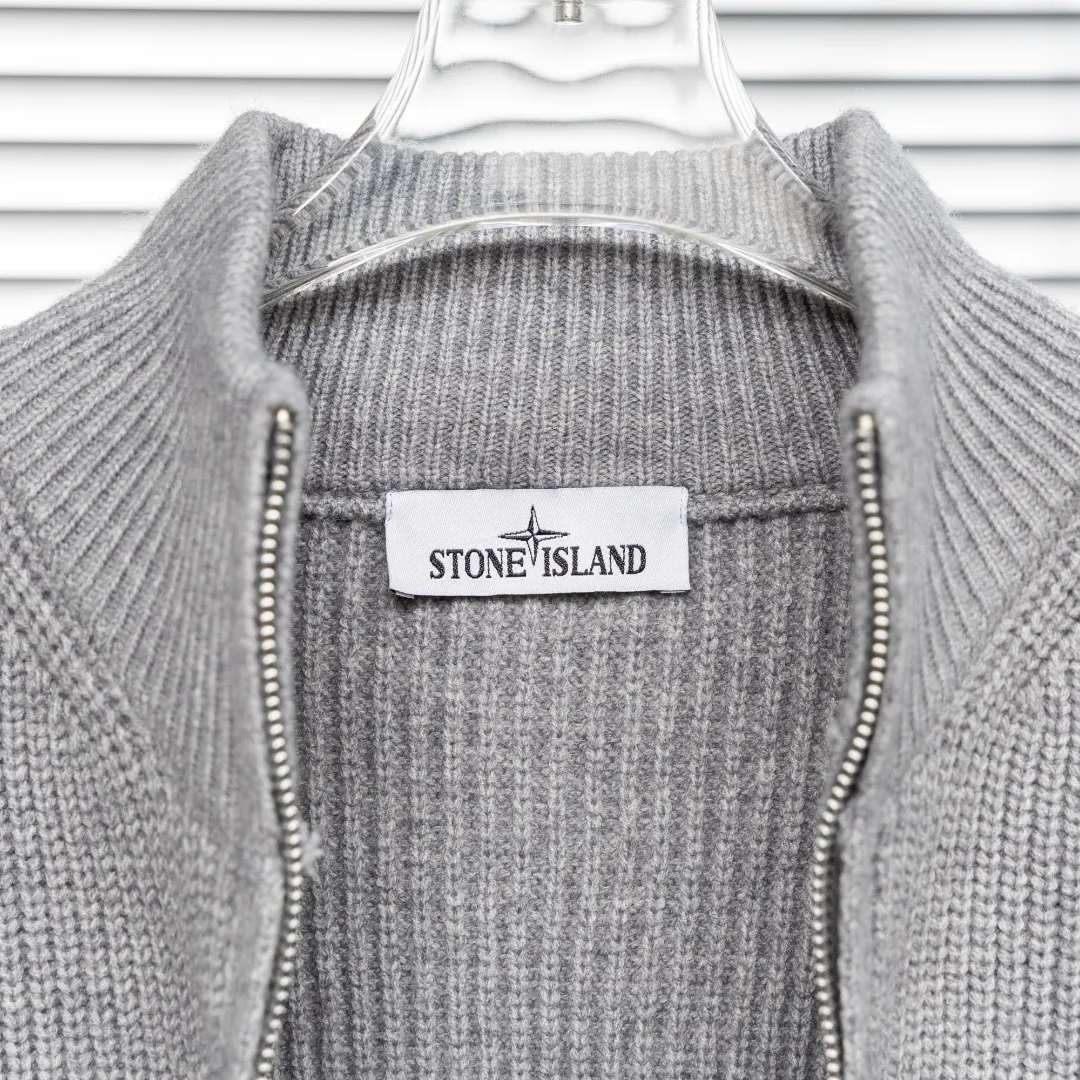 P310 top version (different currencies) Style: Stone Island STONE LSLAND high weight knitted wool cardigan jacket Color: Picture color Size: M-XXXL Fabric: Blended Accessories: Full set of customized accessories No gender distinction, same style for men and women